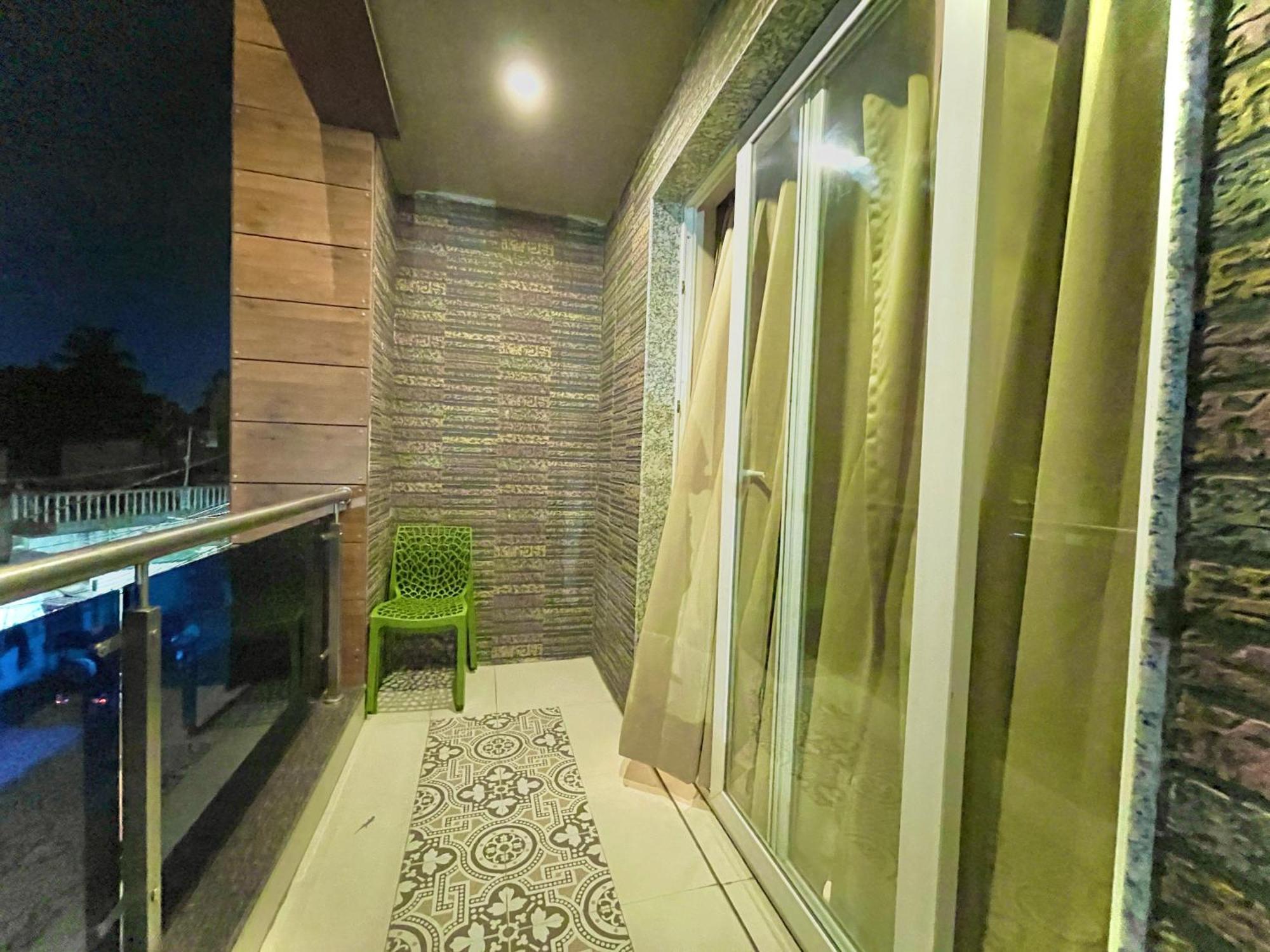 Hotel Kuber Palace ! Puri Near-Sea-Beach-And-Temple Fully-Air-Conditioned-Hotel With-Lift-And-Parking-Facility المظهر الخارجي الصورة