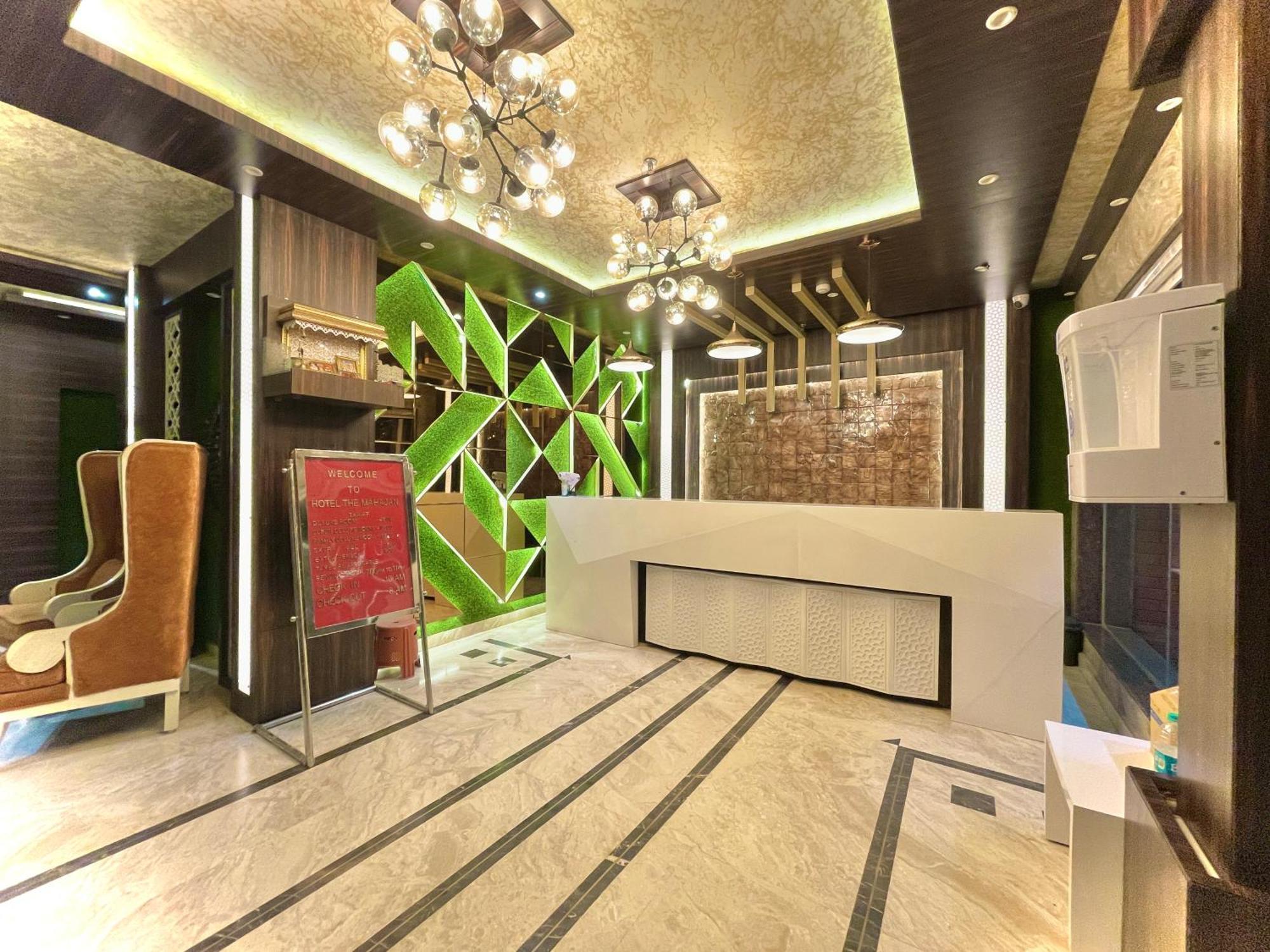 Hotel Kuber Palace ! Puri Near-Sea-Beach-And-Temple Fully-Air-Conditioned-Hotel With-Lift-And-Parking-Facility المظهر الخارجي الصورة