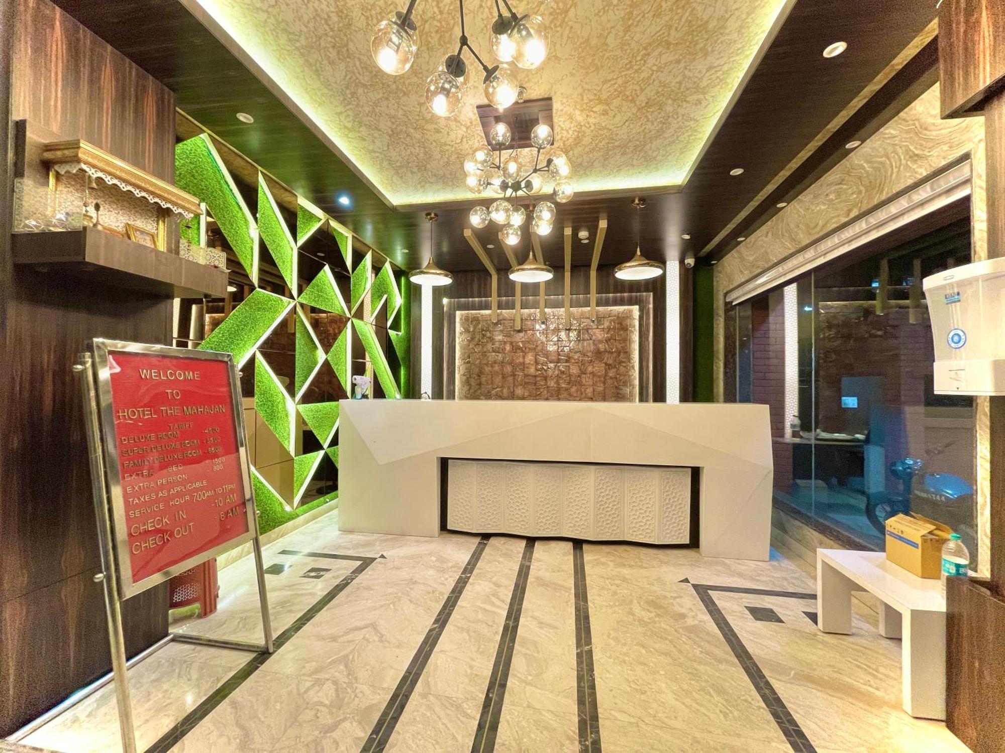 Hotel Kuber Palace ! Puri Near-Sea-Beach-And-Temple Fully-Air-Conditioned-Hotel With-Lift-And-Parking-Facility المظهر الخارجي الصورة